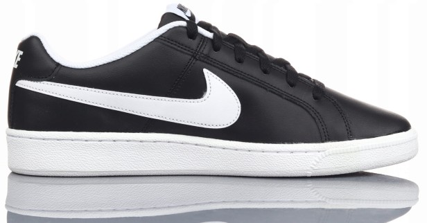 Nike Court Royale 749747 010- Skierowany w prawo