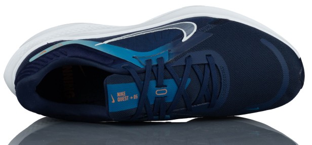 Nike Quest 5 Dd0204 400-but widok z góry
