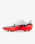 Nike Phantom Gt2 Club Fg/mg Da5640 167-but skierowany w lewo