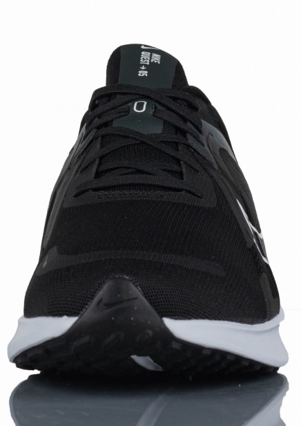 Nike Quest 5 Dd0204 001-but widok przód