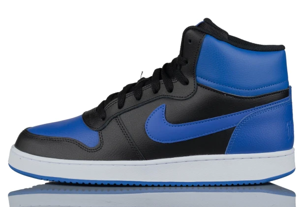 Nike Ebernon Mid Wysokie Aq1773 001-but skierowany w lewo