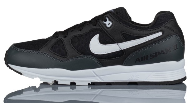 Nike Air Span Ii Ah8047 008-but skierowany w lewo