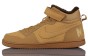 Nike Court Borough Mid Wtr Psv-but skierowany w lewo