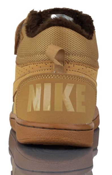 Nike Court Borough Mid Wtr Psv-but widok z tyłu
