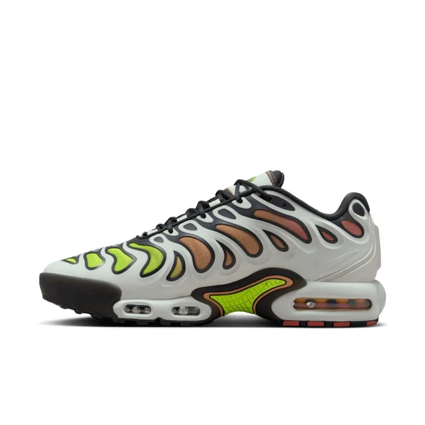 Nike Air Max Plus Drift Fd4290 009-but skierowany w lewo