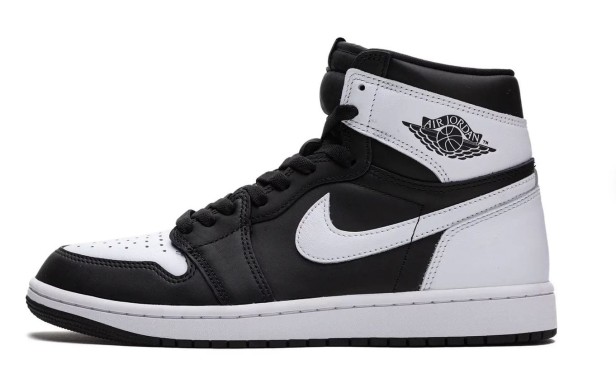 Air Jordan 1 Retro High Og Dz5485 010-but skierowany w lewo