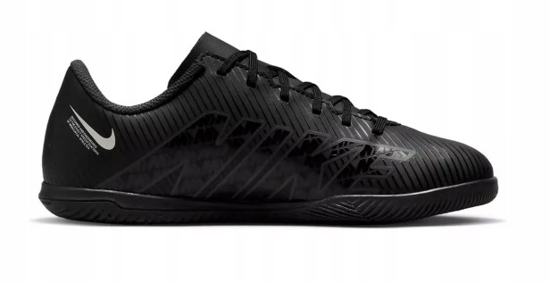 Nike Jr Vapor 15 Club Ic Dj5955 001-but skierowany w prawo
