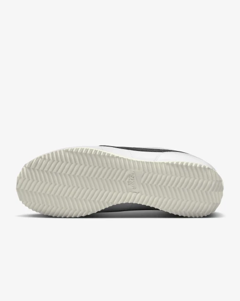 Nike W Cortez Dn1791 100-but widok podeszwa