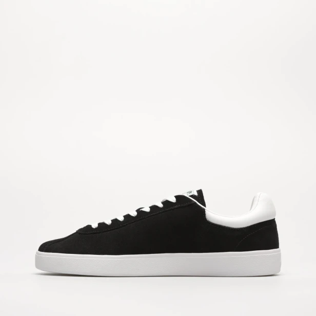 Lacoste Baseshot 223 1 Sma Czarne-but skierowany w lewo