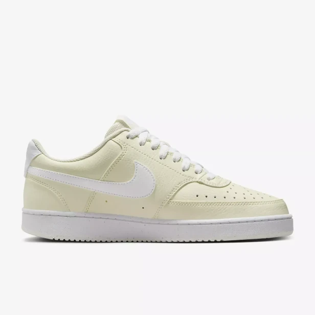 Nike W Court Vision Lo Nn Fv9952 100-but skierowany w prawo