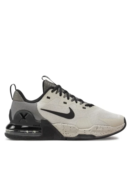 Nike M Air Max Alpha Trainer 5 013-but ustawiony w prawo