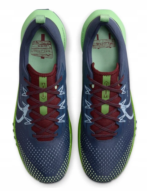 Nike W React Pegasus Trail 4-buty widok z góry