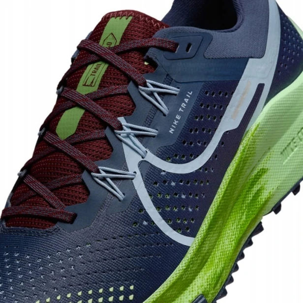 Nike W React Pegasus Trail 4-but zbliżenie z przodu