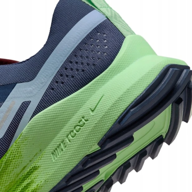 Nike W React Pegasus Trail 4-but zbliżenie z tyłu