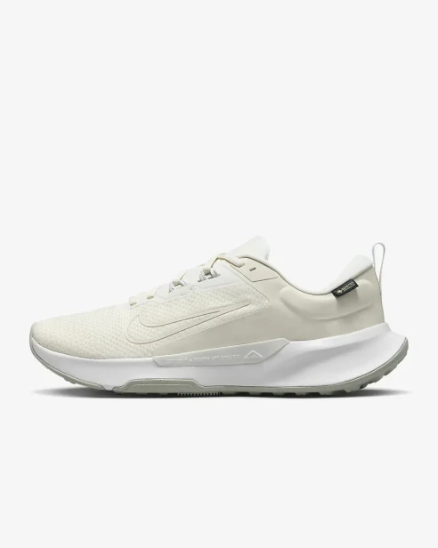 Nike Juniper Trail 2 Gtx Fb2067 003-but skierowany w lewo