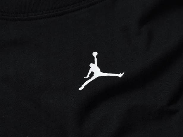 Nike Jordan Flight Essentials Tee Legend-koszulka zbliżenie znaczek