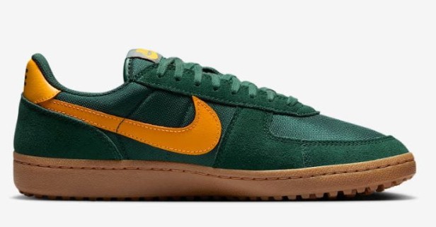 Nike Field General Hf3165 300-but skierowany w prawo