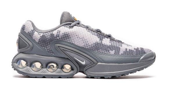Nike Air Max Dn Ib3078 001-but skierowany w prawo