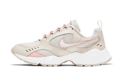 Nike Wmns Air Heights Ci0603 107-but skierowany w lewo
