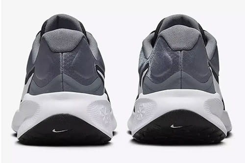 Nike Revolution 7 Fb2207 007-buty widok z tyłu
