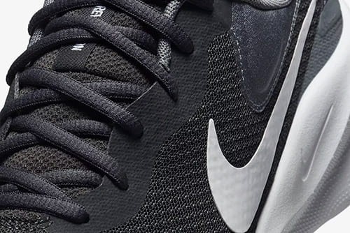 Nike Revolution 7 Fb2207 007-but zbliżenie przód