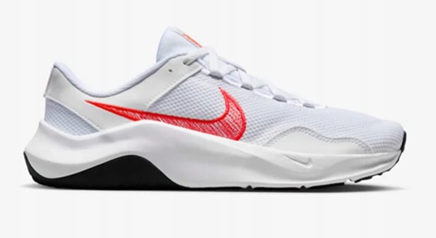 Nike W Legend Essential 3 Nn Dm1119 102-but skierowany w prawo