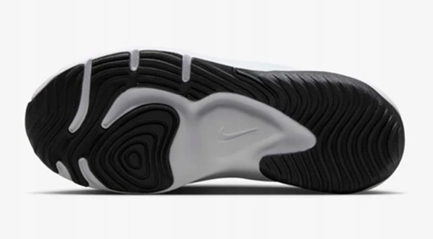 Nike W Legend Essential 3 Nn Dm1119 102-but widok podeszwy