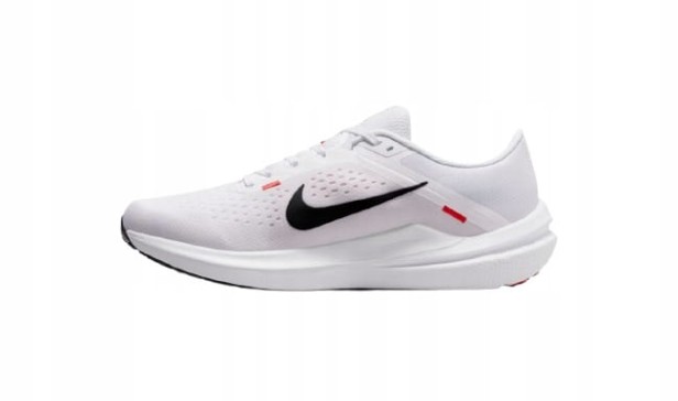 Nike Air Winflo 10 Dv4022 100-but skierowany w lewo