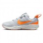 Nike Star Runner 4 Nn (Gs) Dx7615 008-but skierowany w lewo
