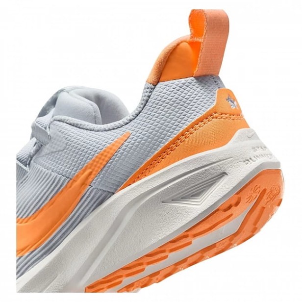 Nike Star Runner 4 Nn (Gs) Dx7615 008-but zbliżenie tył
