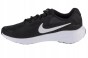 Nike Revolution 7 Fb2207 001-but skierowany w lewo