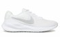 Nike Revolution 7 Fb2207 100-but skierowany w prawo