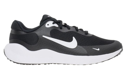 Nike Revolution 7 (Gs) Fb7689 003-but ustawiony w prawo