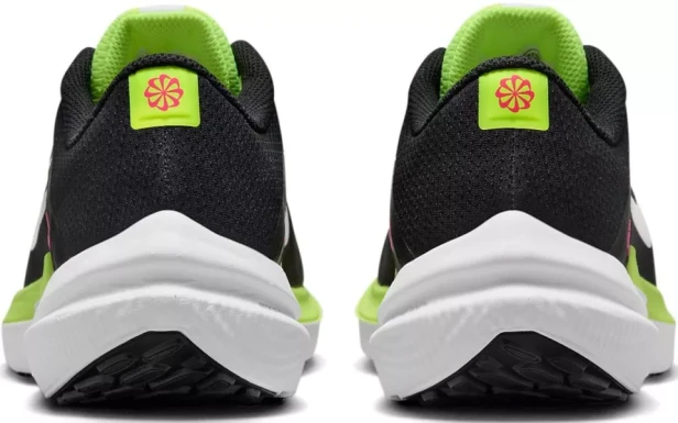 Nike Air Winflo 10 Xcc Fn6825 010-buty widok od tyłu