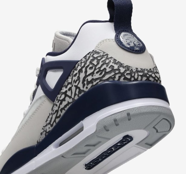 Jordan Spizike Low Fq1759 140-but widok od tyłu