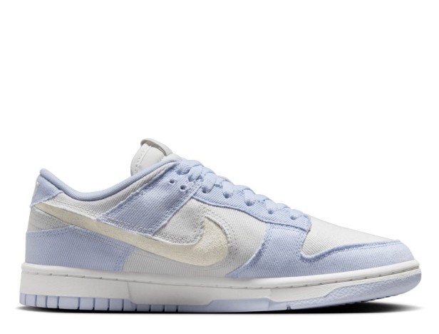 Nike W Dunk Low Hf1985 001-but skierowany w prawo