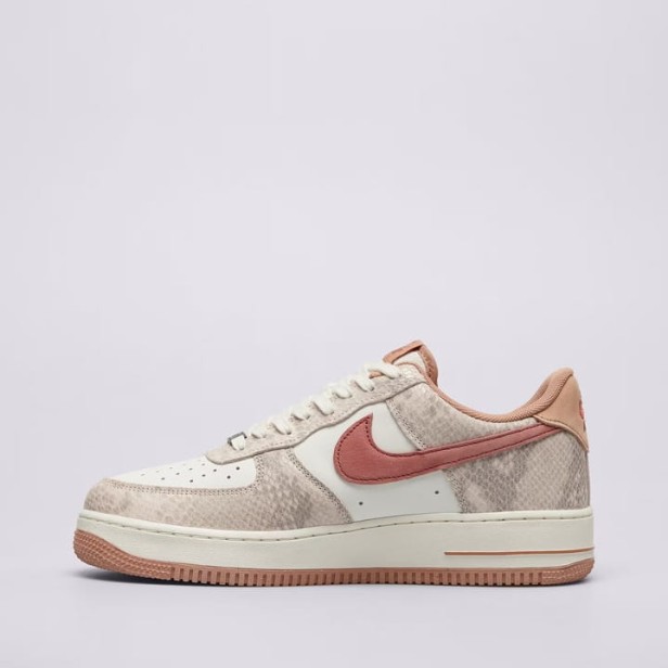 Nike Air Force 1 '07 Lv8 Hf2898 100-but skierowany w lewo