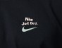 Nike M Nsw Tee Gfx Hv3992 010-koszulka zbliżenie znaczek