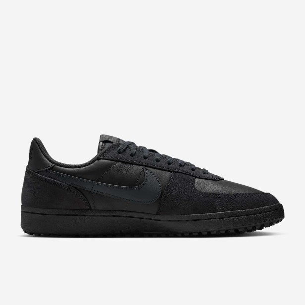 Nike Field General Hv8568 001-but skierowany w prawo