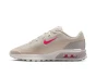 Nike W Air Max Bia If2628 103-but ustawiony w lewo