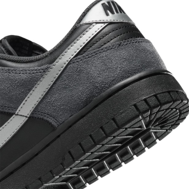 Nike w dunk low ii7636 001-but zbliżenie z tyłu