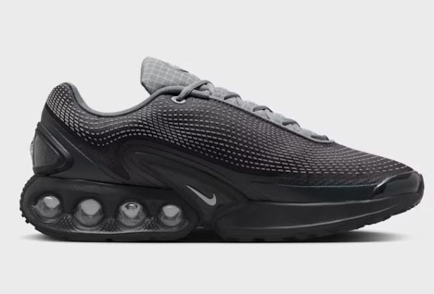 AIR MAX DN HQ3816 001-but skierowany w prawo