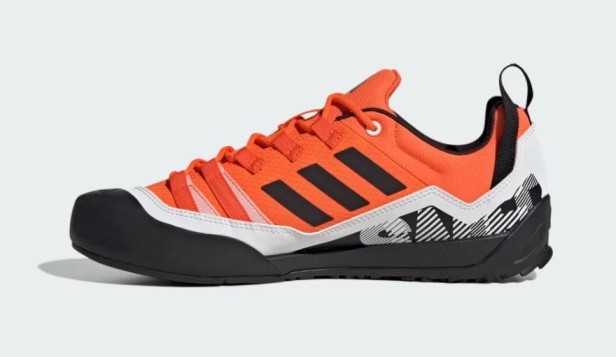 ADIDAS TERREX SWIFT SOLO 2 IE6902-but ustawiony w lewo