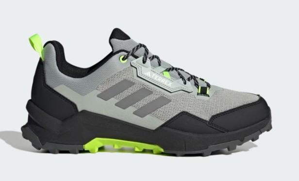 ADIDAS TERREX AX4 IF4868-but ustawiony w prawo