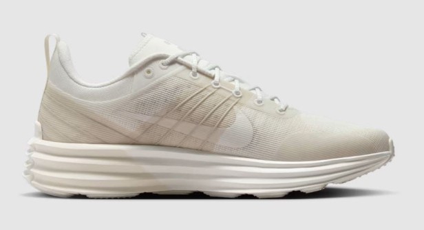 NIKE LUNAR ROAM DV2440 100-but ustawiony w prawo