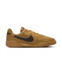 NIKE TERRA MANTA HQ4502 700-but ustawiony w prawo