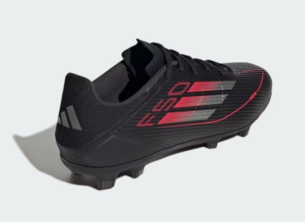 ADIDAS F50 LEAGUE FG/MG IE1294-but ustawiony bokiem