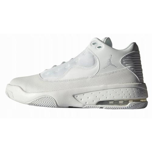 Nike jordan max aura 2 ck6636 101-but ustawiony w lewo
