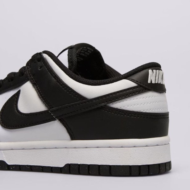 NIKE W DUNK LOW NEXT NATURE DD1873 102-zbliżenie buta tył