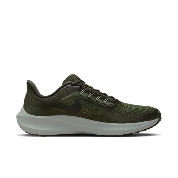 NIKE AIR ZOOM PEGASUS 39 DH4071 300-but ustawiony w prawo
